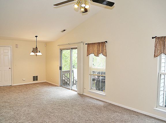 5th image of 927 Little Falls Ct #A