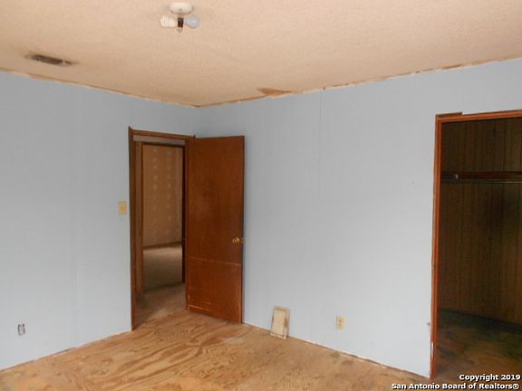 4th image of 407 Timbercreek Dr