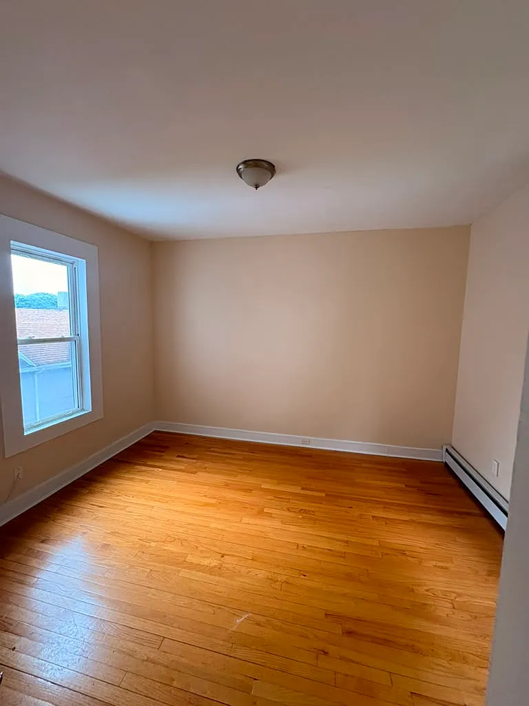 1 bed, 900 sqft, $1,400 — Photo 1