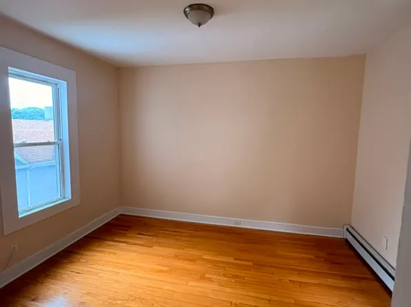 371 Blatchley Ave, New Haven, CT