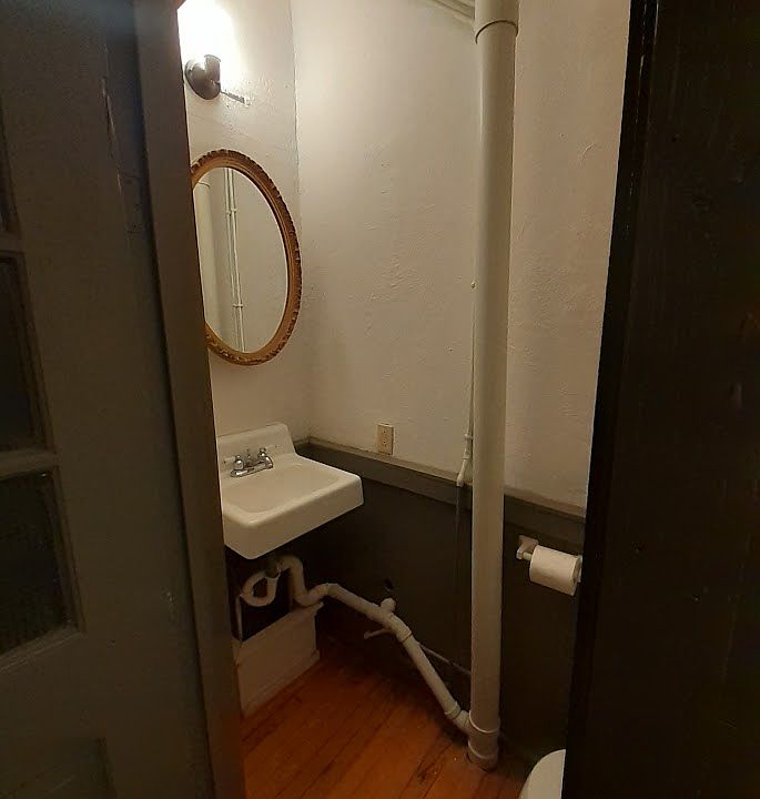 Half bath (on same floor as kitchen and living room)