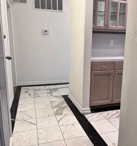 906 N Doheny Dr #512 — Photo 15