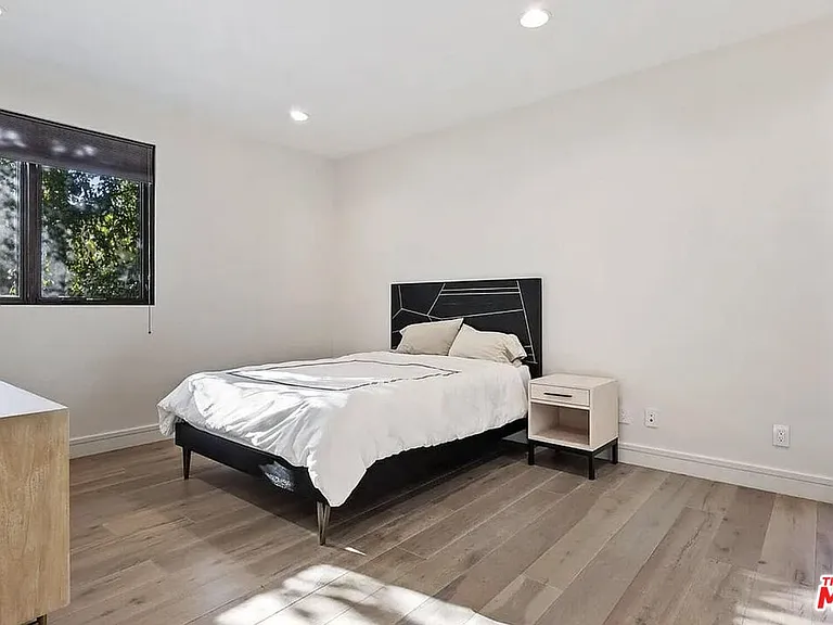 16132 Alcima Ave — Photo 24