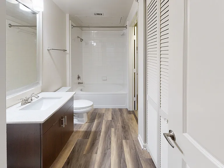 Residences at the Domain — Photo 84