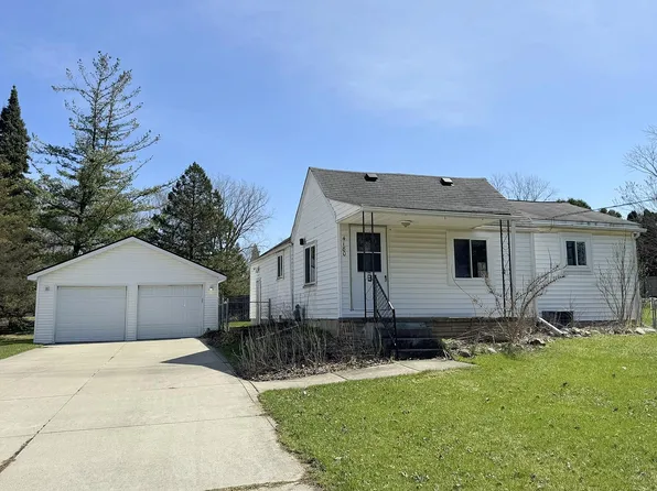 4180 Manitoba St, Auburn Hills, MI 48326