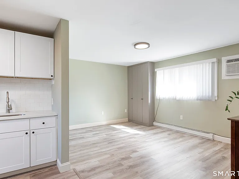36 Woodbury Ave #2B — Photo 2
