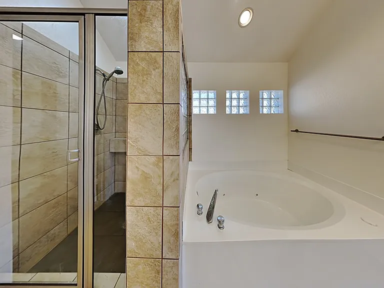 4322 Duck Pond Ln — Photo 15