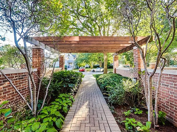 5th image of 1633 2nd St APT 206