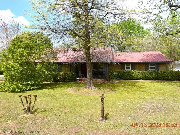 555 W Taylor Dr, Sallisaw, OK 74955