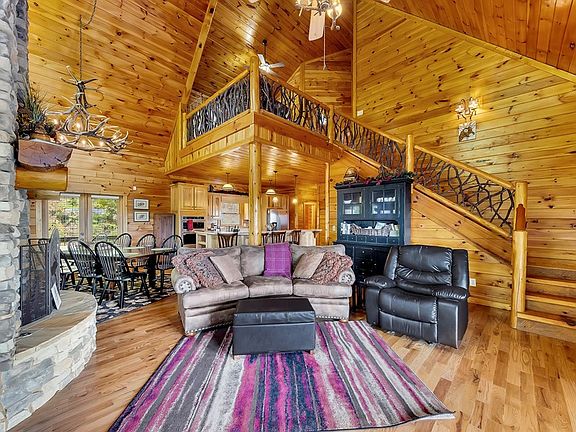 5th image of 499 Raven Ridge Cir