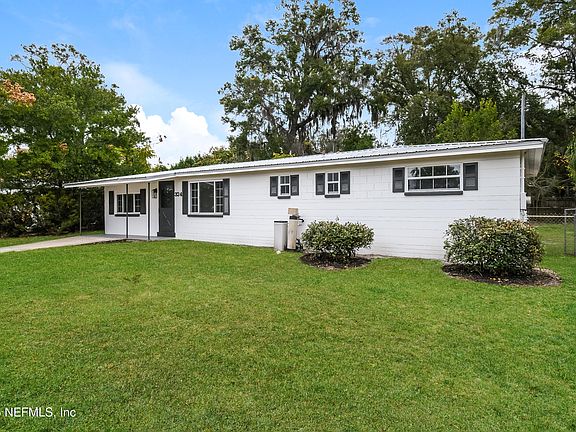 3rd image of 324 AURIGA Drive