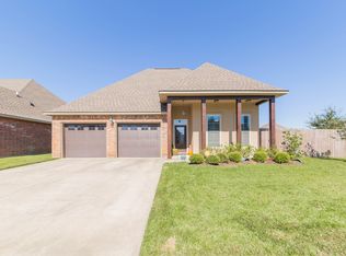 100 Woodhaven Rd, Youngsville, LA 70592