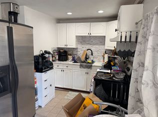 92 Bates St APT 7, Pawtucket, RI 02861