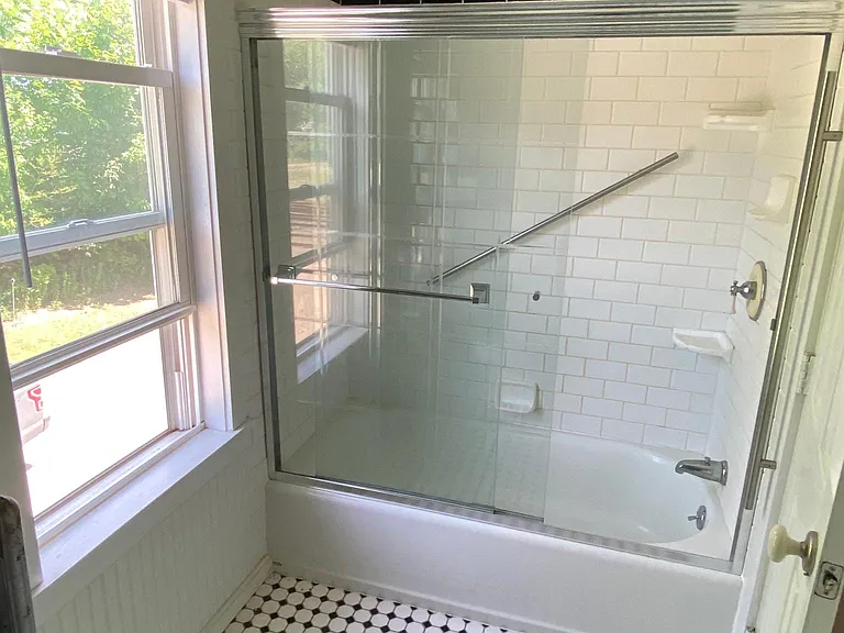 160 North Rd #A — Photo 8