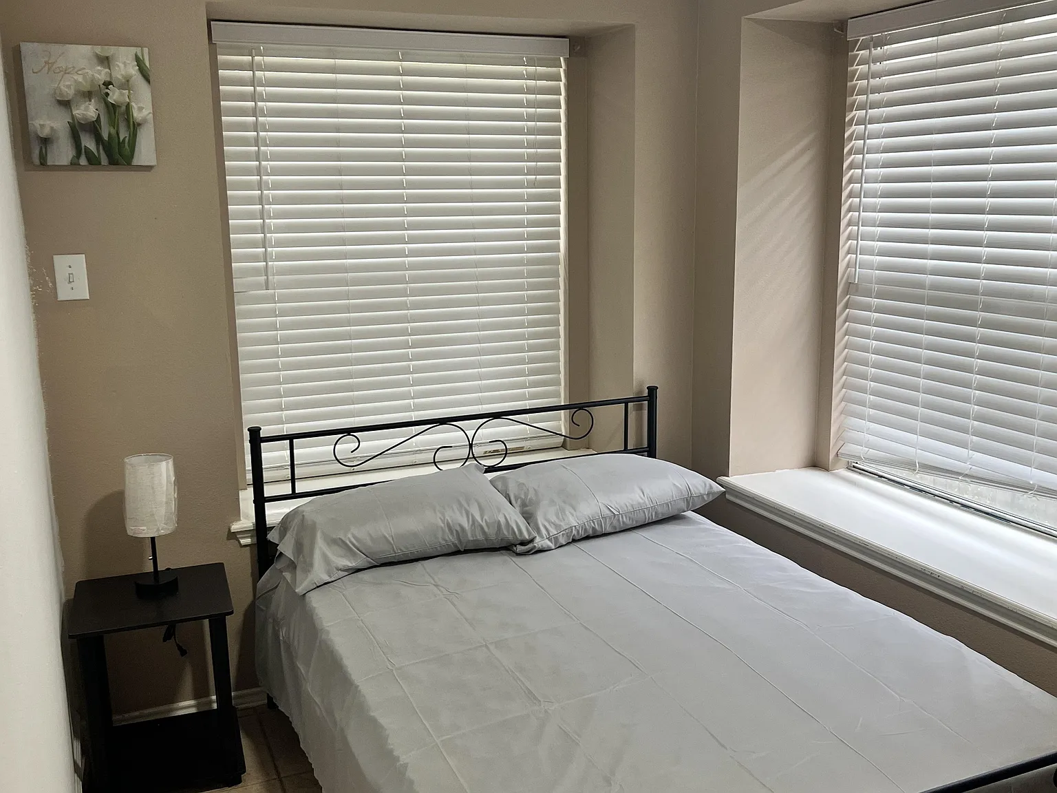 4 bed, 3.0 bath, 2300 sqft, $676 — Photo 4