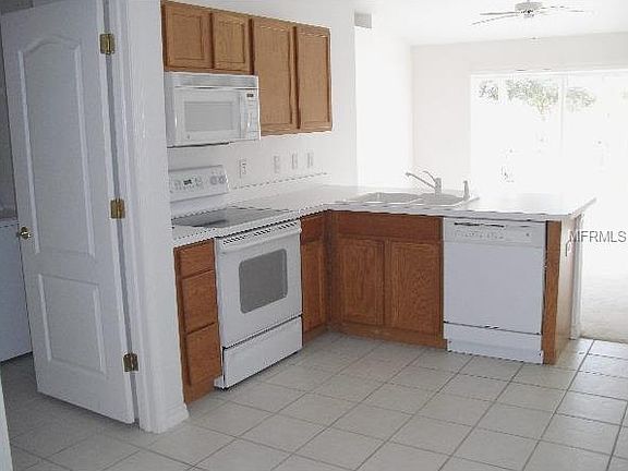 4th image of 2903 Butterfly Landing Dr