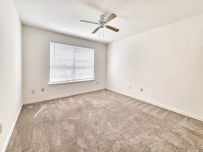 2360 SW Archer Rd #505 — Photo 19