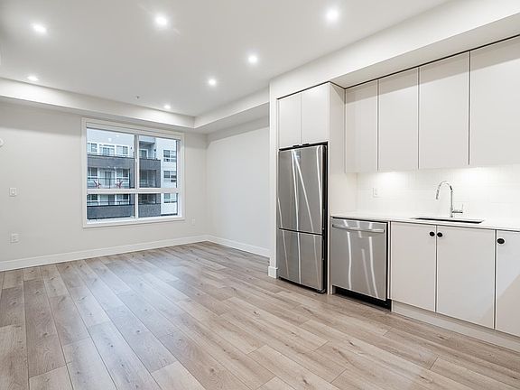 4th image of 45511 Campus Dr #307