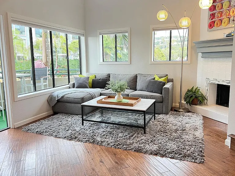 8132 Camino Del Sol #F — Photo 12