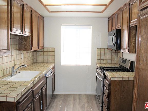 2nd image of 2509 W Redondo Beach Blvd APT 26