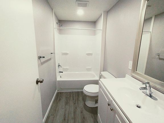 2nd image of 1325 W 87th St #1