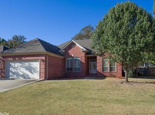 312 Forest Oak Dr, Jacksonville, AR 72076