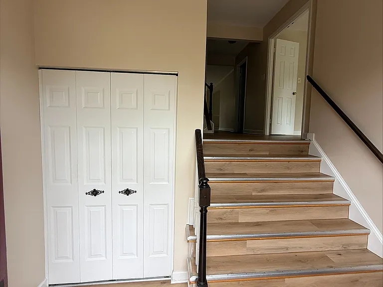 5803 Tudor Ln — Photo 3