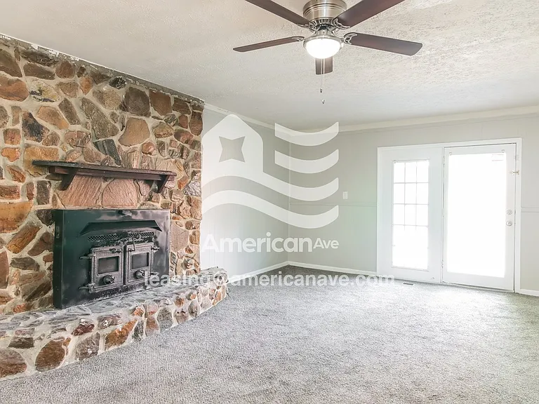 1251530_003_living_room_4.jpg