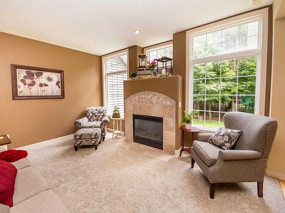 3rd image of 2936 Brookwind Dr