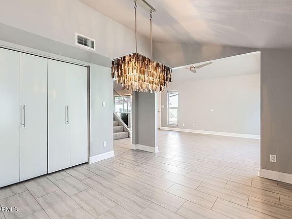 5th image of 1147 E BELMONT Avenue