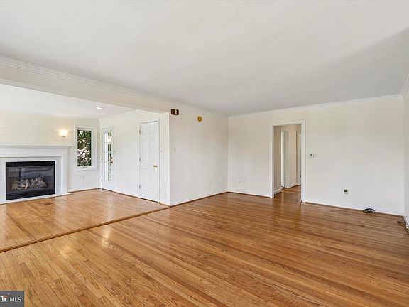 5th image of 941 Church Rd
