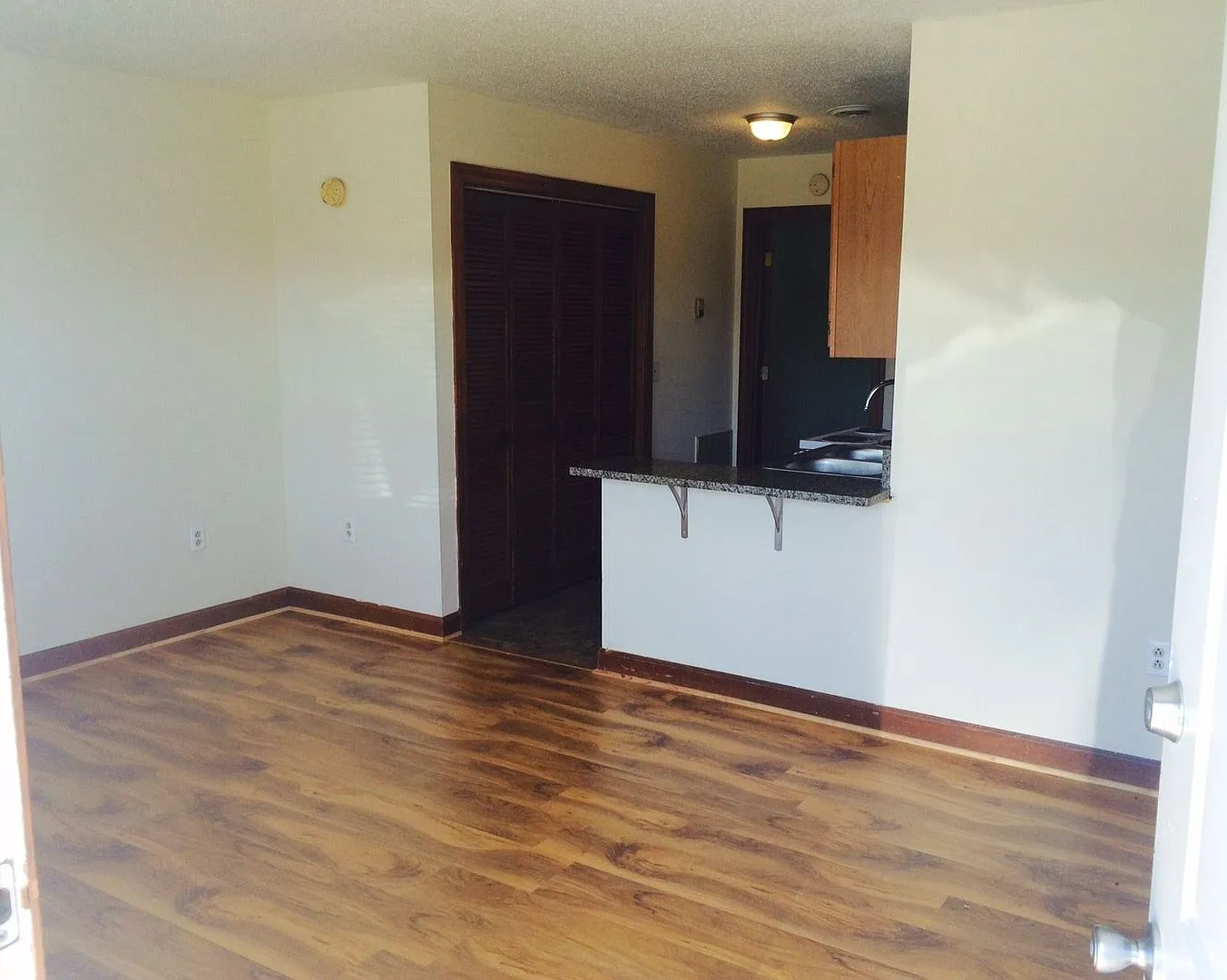 Lee Street Apartments — Photo 3