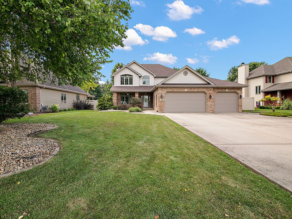 1st image of 155 Barrington Dr