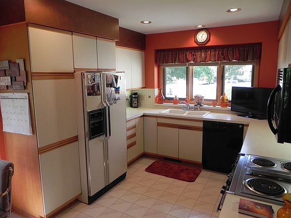 3rd image of 1817 Stolley Park Cir