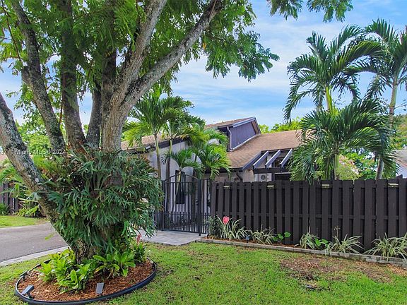 3rd image of 13420 SW 108th Street Cir N