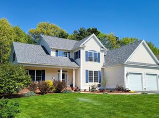 96 Overlake Dr, Colchester, VT 05446