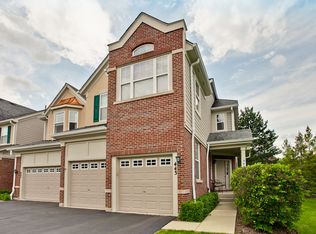 443 Pine Lake Cir, Vernon Hills, IL 60061