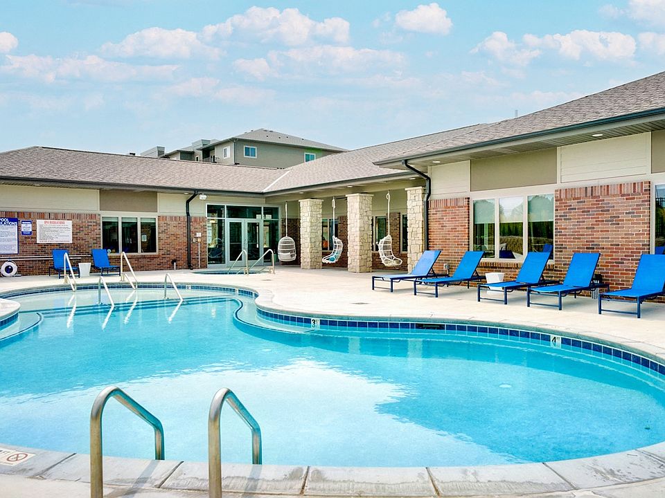 There's no better way to beat the heat than taking a dip in our resort-style pool.