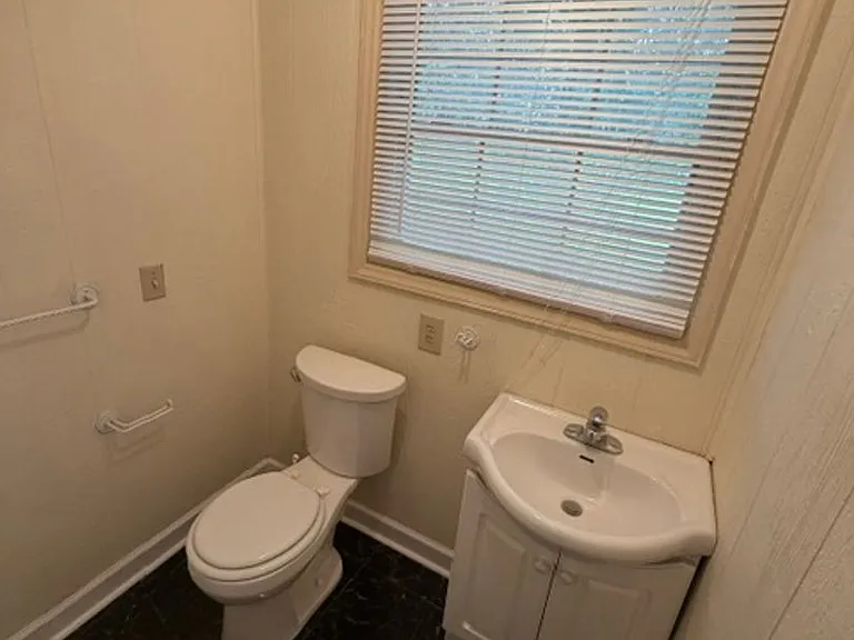 207 E Church St — Photo 13