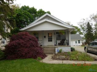 1143 Mambrino Rd, Oregon, OH 43616