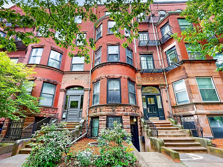 1069 Beacon St #2 — Photo 7