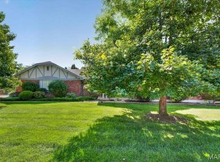 1632 Lochcrest Dr, Chesterfield, MO 63017