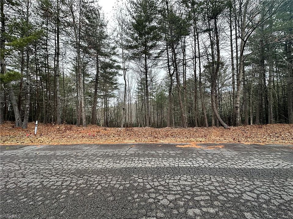 1st image of 162 Carrington Dr #4