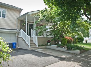 32 Harrop Ave, Saddle Brook, NJ 07663