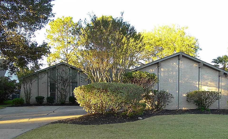 1st image of 1550 Hilton Head Dr