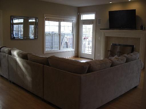 4th image of 1116 Linden Ave