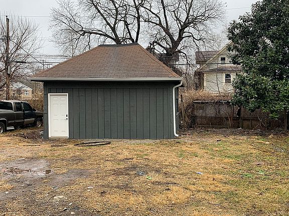 2nd image of 3307 Wabash Ave