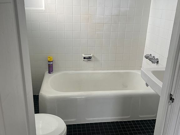 2nd image of 8006 Frankford Ave APT 3