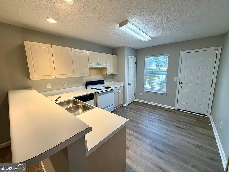 15 Lakeside Cir — Photo 6