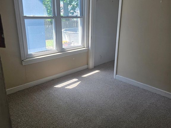 3rd image of 4128 Huron St